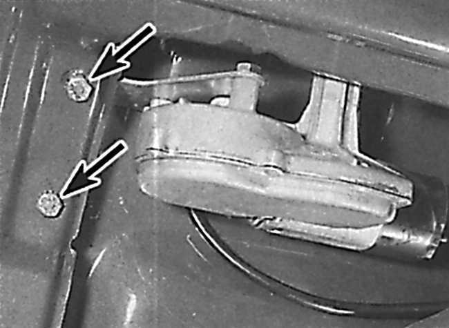 Ремонт опель кадет : снятие и установка задней отделки автомобиля opel kadett e